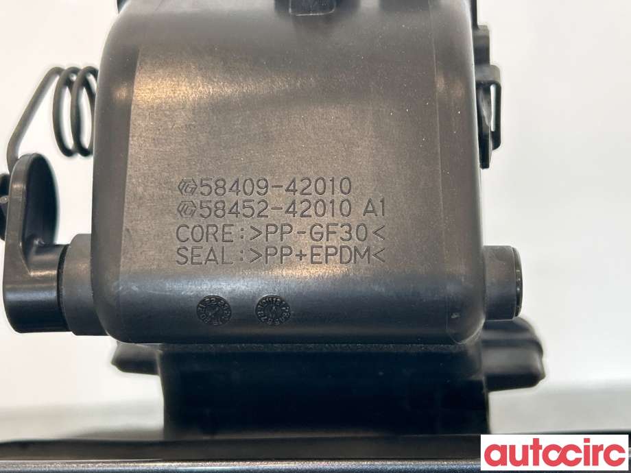 Batterilader inntak/luke til Toyota RAV4 2019-->> (Type V)  (TOYOTA|5840942010|)