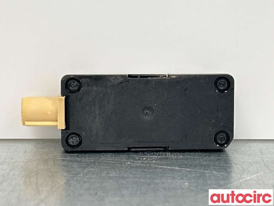 Antenne forsterker til Audi e-tron, 2018-->>  (AUDI|4N0035500)