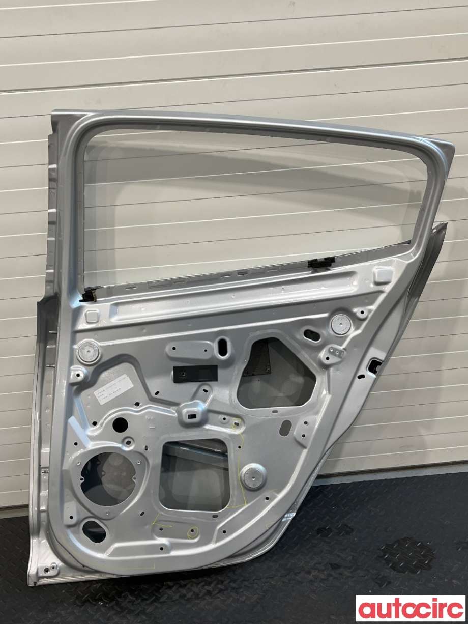 Dør høyre bak til Renault Megane 2009-2016 Type III  (RENAULT|821006014R)
