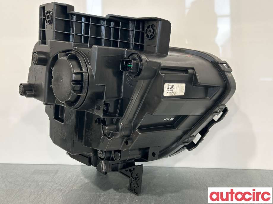 Frontlykt venstre halogen til Kia e-Soul 2019-->> (Type III)  (KIA|92201J2000|200729)