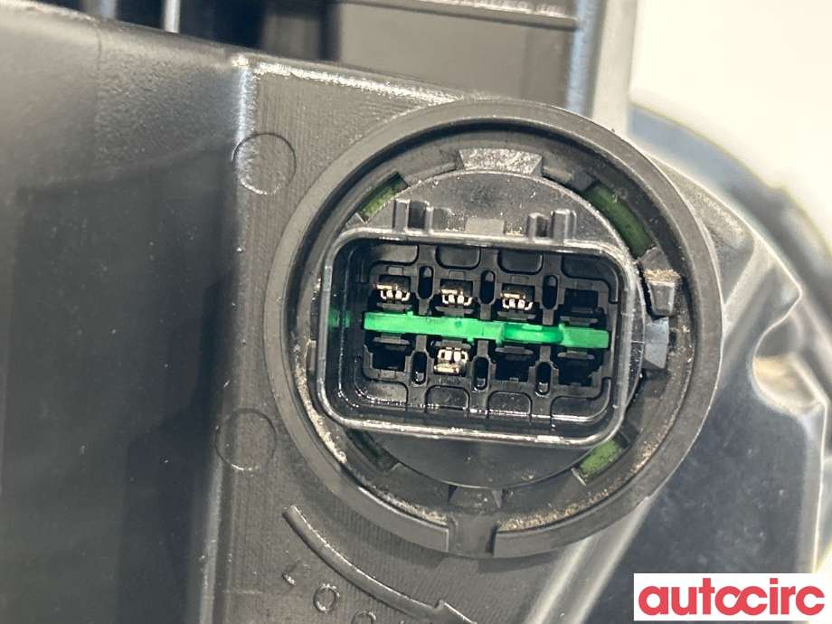 Frontlykt venstre halogen til Kia e-Soul 2019-->> (Type III)  (KIA|92201J2000|200729)
