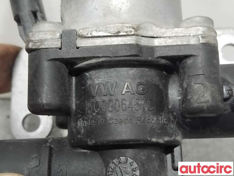 Diverse deler til VW ID.4 2020-->>  (VOLKSWAGEN|5Q0906457C|)