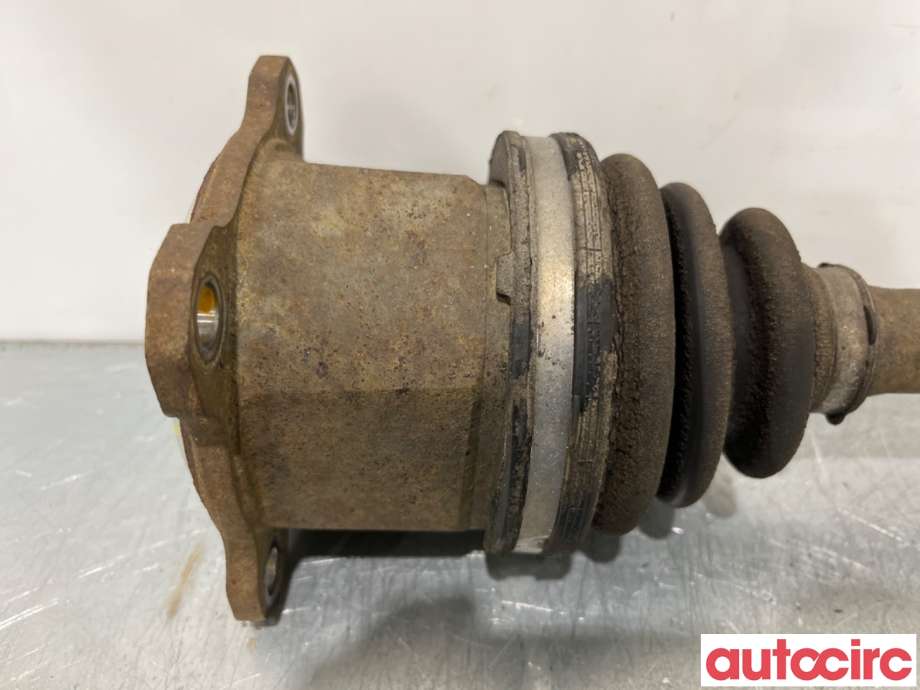 Drivaksel venstre bak til Toyota Hiace 2007-2012 (Fase 3)  (TOYOTA|4234026070|)