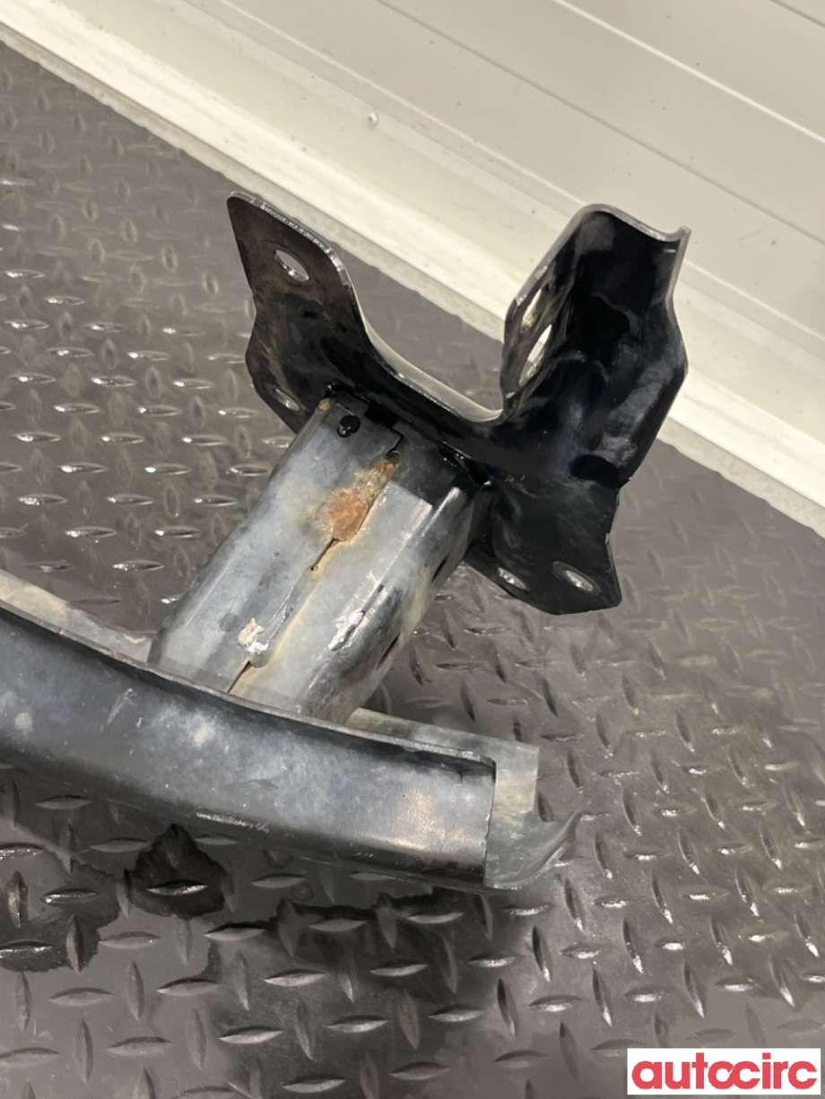 Støtfangerforsterkning foran til VW Transporter / Caravelle 2003-2009 (Fase 1) (T5) (T5) (VOLKSWAGEN|7H0807109B||7E0807109B)