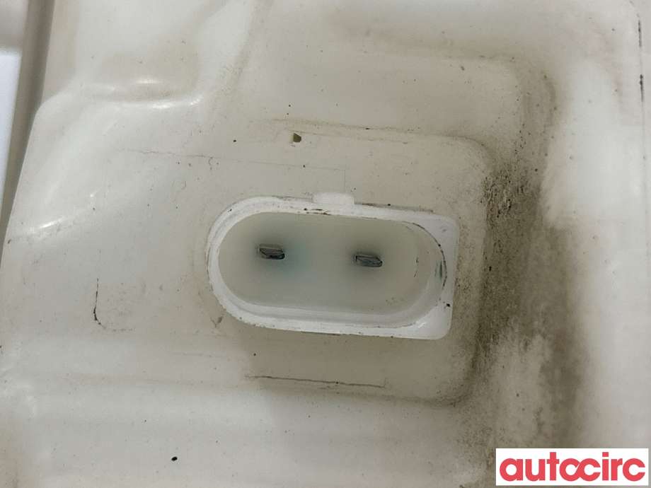 Spylertank til VW Passat 2011-2015 (B7) (B7) (VOLKSWAGEN|3AA955453J|)