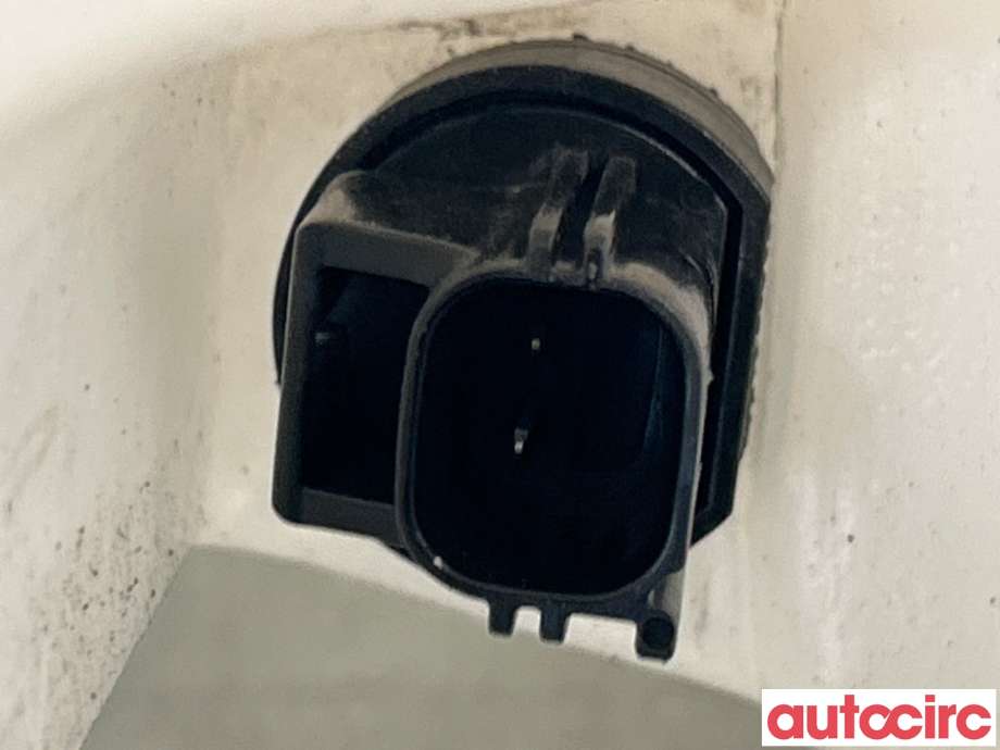 Spylertank til Ford Kuga 2008-2012 (Type I)  (FORD|8V41-13K163-DA|1515076|)