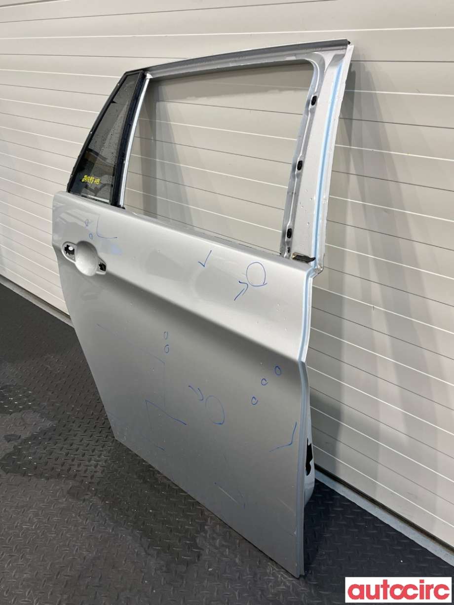 Dør høyre bak til BMW 3-Serie 2005-2011 (E90/E91/E92/E93) (E90/E91/E92/E93) (BMW|41009628752)