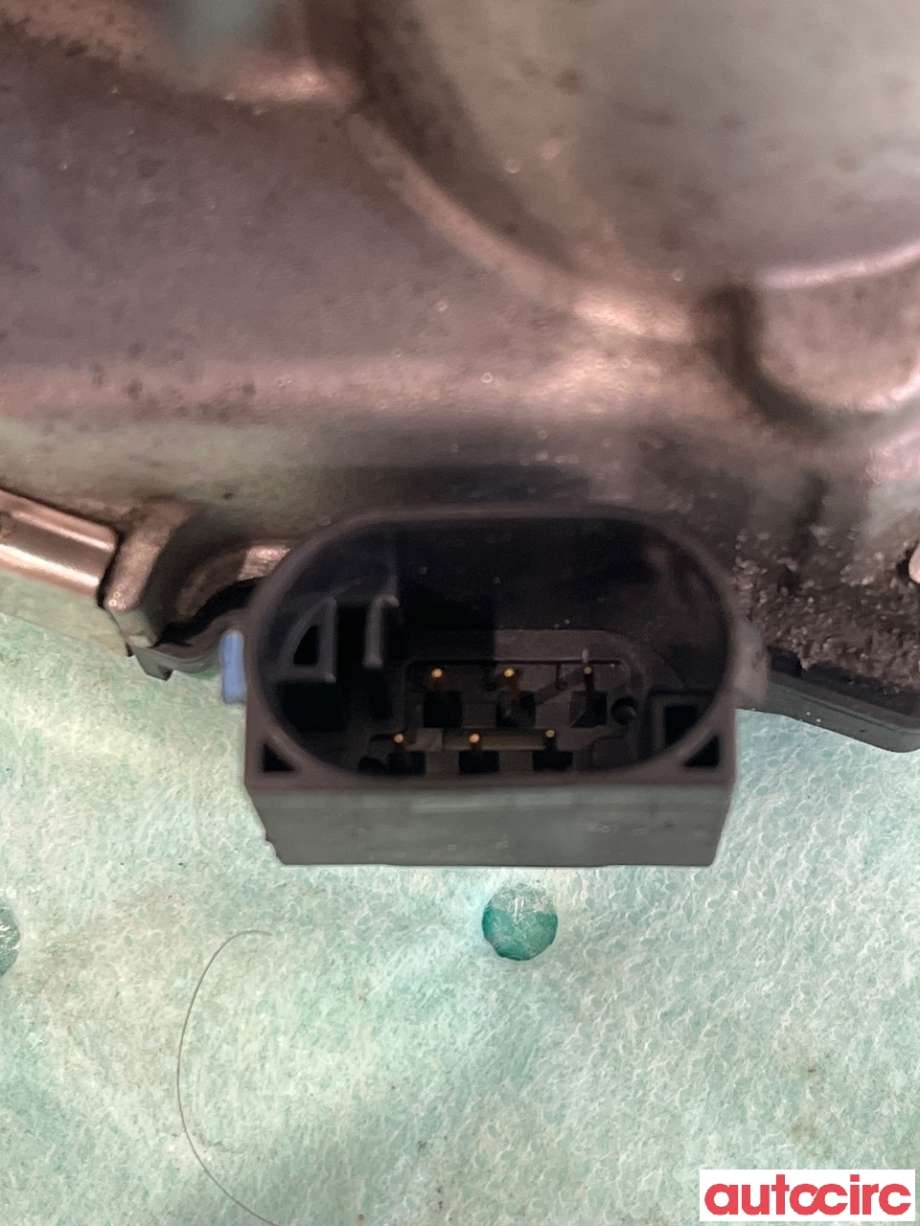 Spjeldhus til Volvo XC60 2008-2013 (Type I, Fase 1)  (VOLVO|31216665|0280750520)