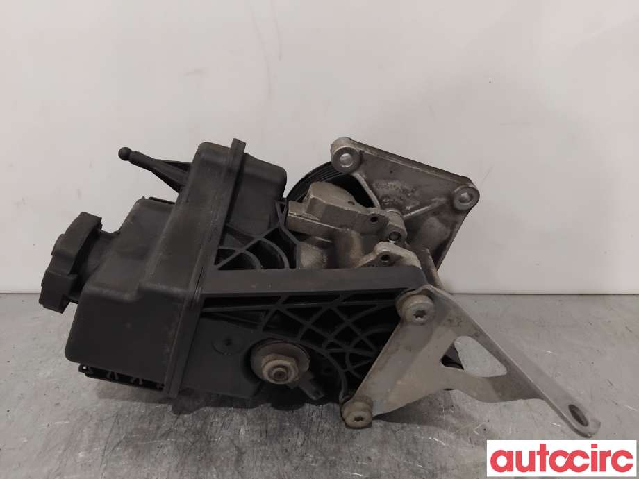 Servo pumpe mekanisk til Mercedes C-Klasse 2011-2014 (Fase 2) (W204) (W204) (MERCEDES|A0064662601|LH2115670|0064662601)