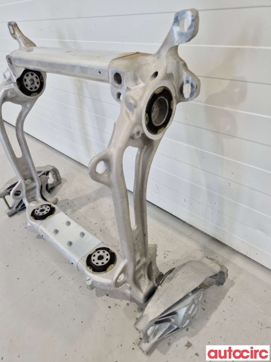 Motorfeste til Mercedes EQE 2022-->>  (MERCEDES|A2973451100||A2973452900)