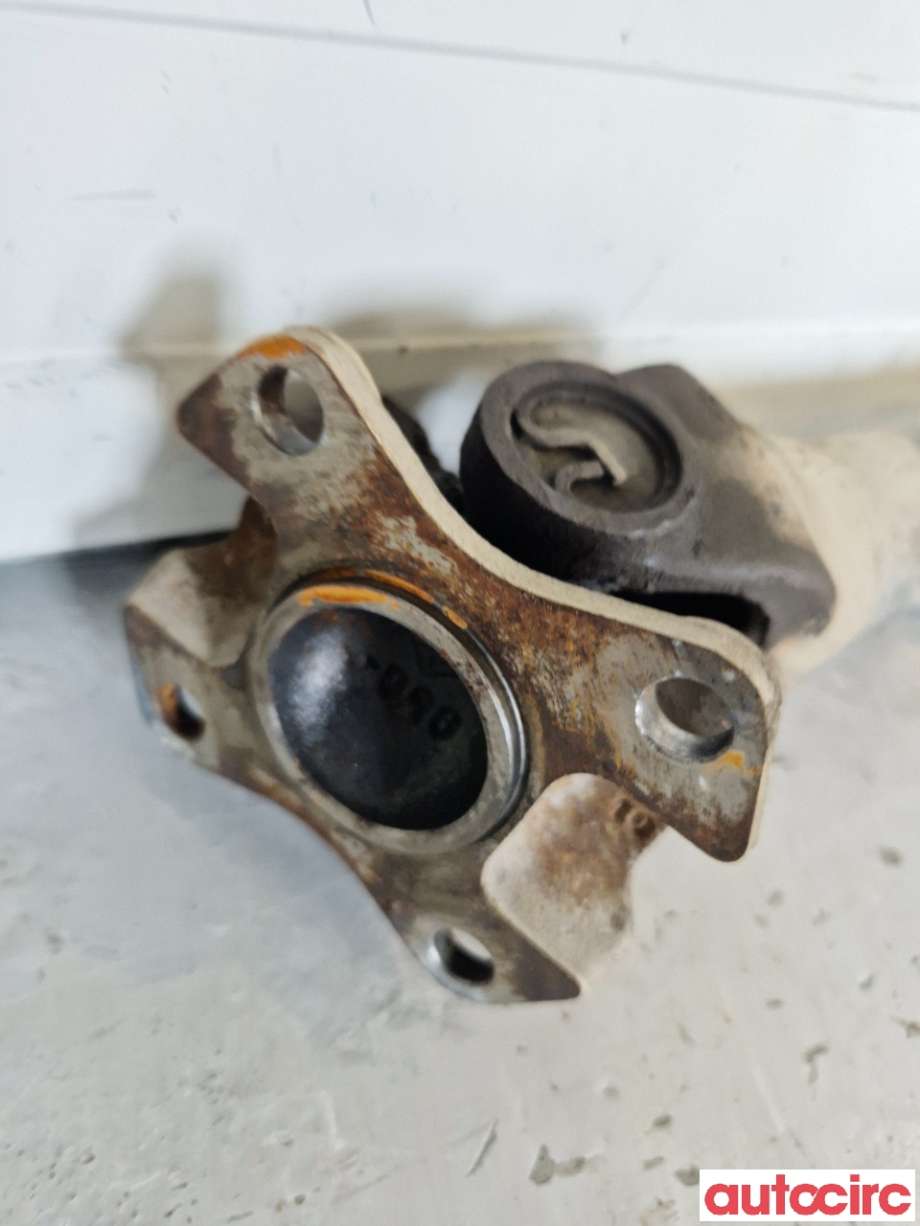 Mellomaksel fremre til Toyota Hilux 2012-2016  (TOYOTA|371400K131|)