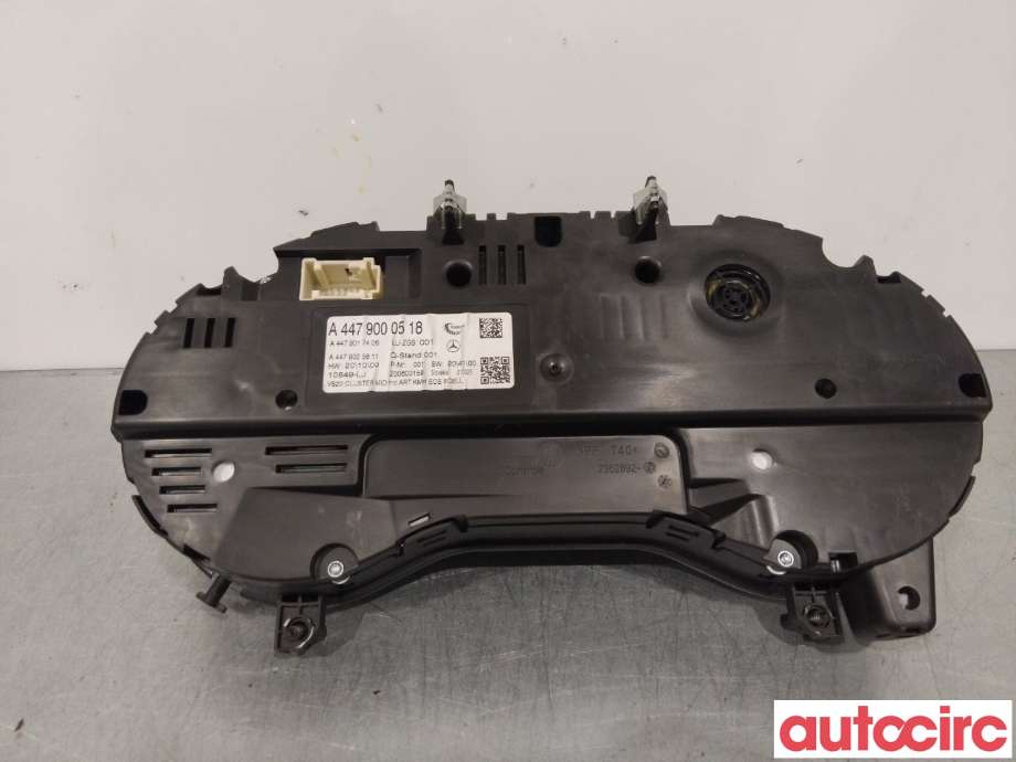Instrumentpanel til Mercedes Vito 2014-->> (W447) (W447) (MERCEDES|A4479000518)