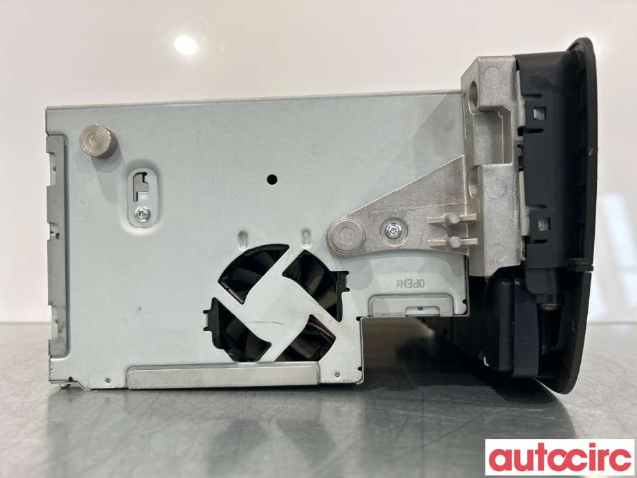 Bilstereo til Mercedes B-Klasse 2011-2018 (W246) (W246) (MERCEDES|A2469003208|A2469005807)