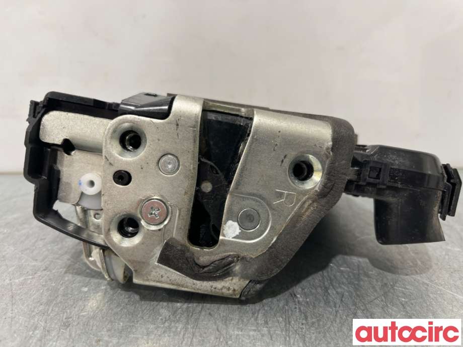 Låsekasse høyre foran til Toyota Avensis 2009-2015 (Type III, Fase 1)  (TOYOTA|6903005130|)