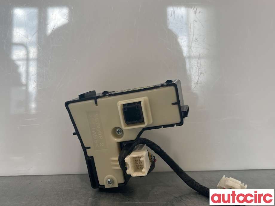 Bryter nødblink til Toyota Prius 2009-2016 (Type III) (COMBI) (COMBI) (TOYOTA|8401247020)