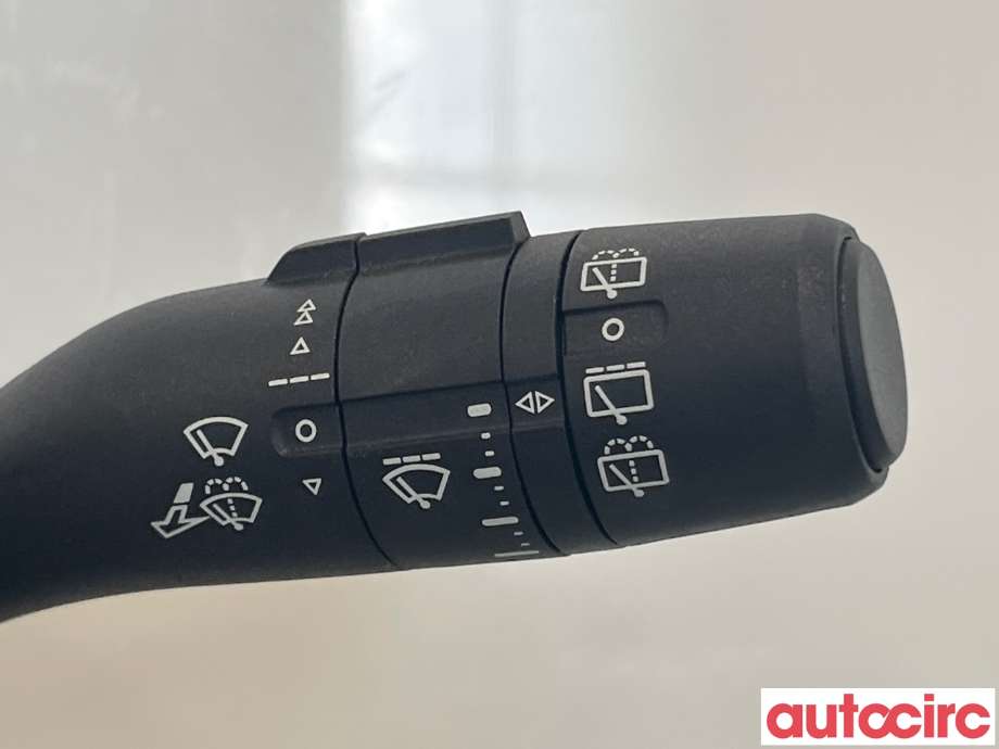 Bryter combi til MG MG5 2022-->>  (MG|10990404)
