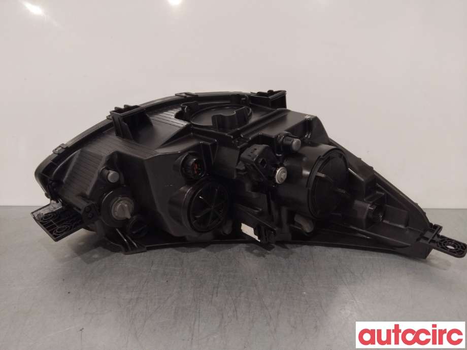 Frontlykt venstre halogen til Kia Soul 2014-2019 (Type II)  (KIA|92101B2040)