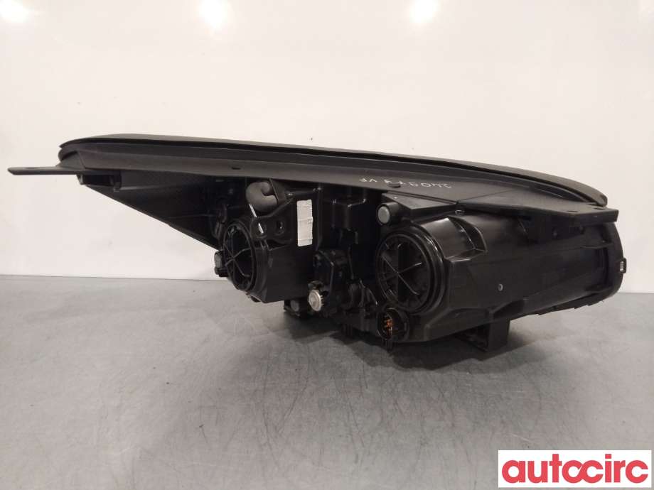 Frontlykt venstre halogen til Kia Soul 2014-2019 (Type II)  (KIA|92101E40101D)