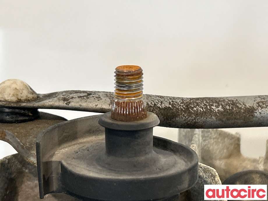 Viskermotor frontrute til Mitsubishi Outlander 2010-2012 (Type II, Fase 2) (MITSUBISHI|8250A178|159300-1052|)