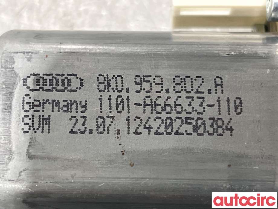 Ruteheis høyre foran til Audi A4 2007-2014 (Type IV) (B8) (B8) (AUDI|8T0959802B|1101-A66633-110|8K0959802A)