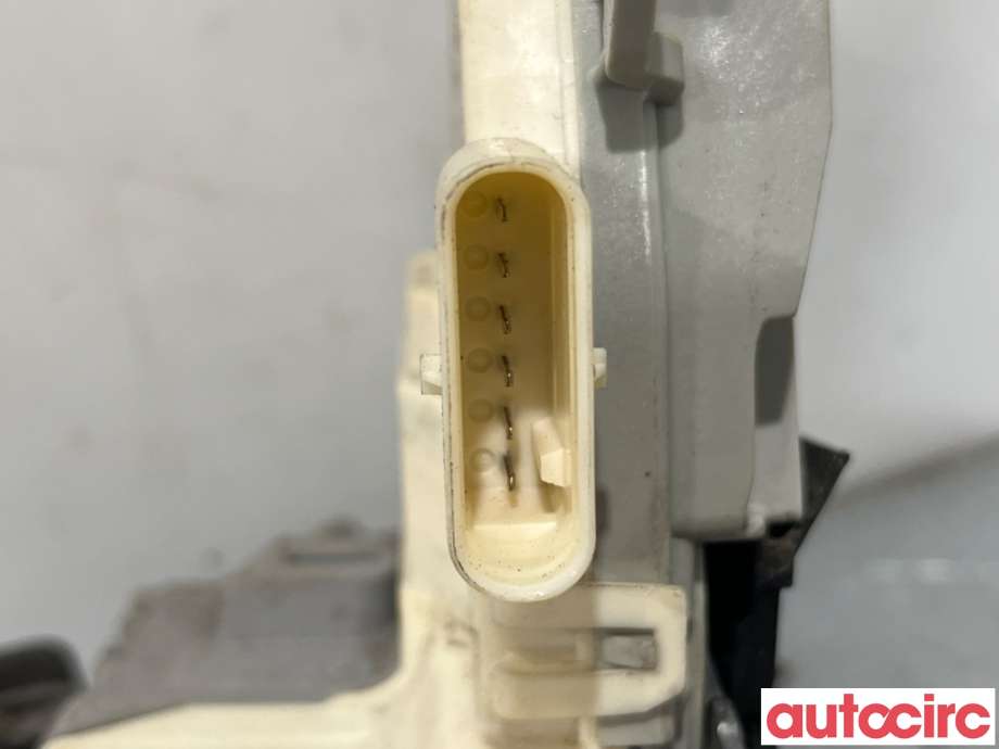 Låsekasse høyre foran til Audi A4 2007-2014 (Type IV) (B8) (B8) (AUDI|8J1837016C||8J1837016E)