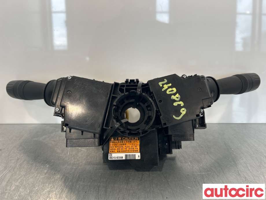 Bryter combi til Toyota Auris 2013-2015 (Type II, Fase 1)  (TOYOTA|8430702120|)