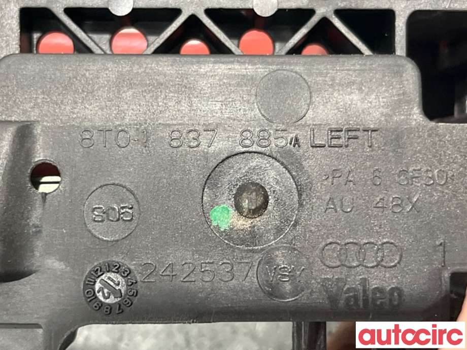 Dørhåndtak utv venstre foran til Audi A4 2007-2014 (Type IV) (B8) (B8) (AUDI|8T0837205A|8T0837885A|8T1837885B)