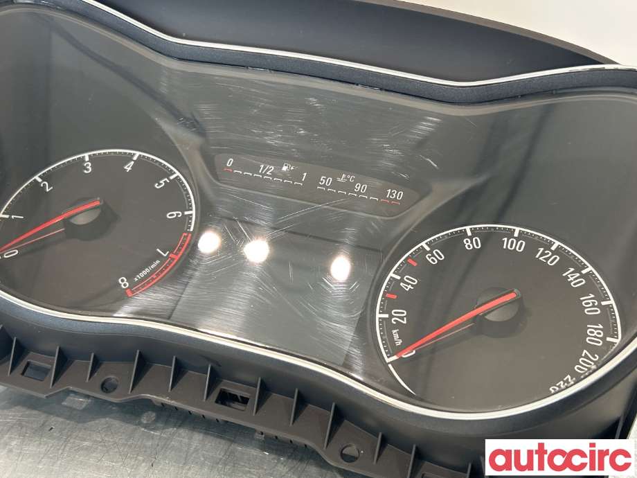 Instrumentpanel til Opel Corsa E 2015-2019 (OPEL|39129461|13499779)