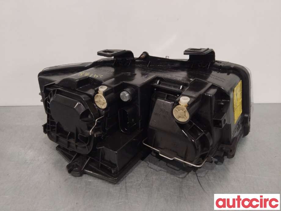 Frontlykt venstre halogen til Audi A4 2001-2004 (Type II) (B6) (B6) (AUDI|8E0941029C)
