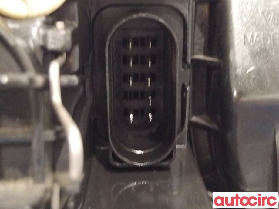 Frontlykt venstre halogen til Audi A4 2001-2004 (Type II) (B6) (B6) (AUDI|8E0941029C)