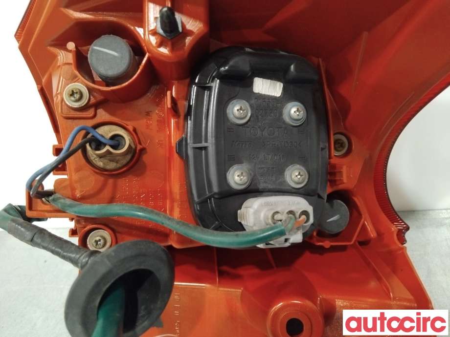 Baklykt høyre til Toyota Auris 2013-2015 (Type II, Fase 1)  (TOYOTA|8155102710)