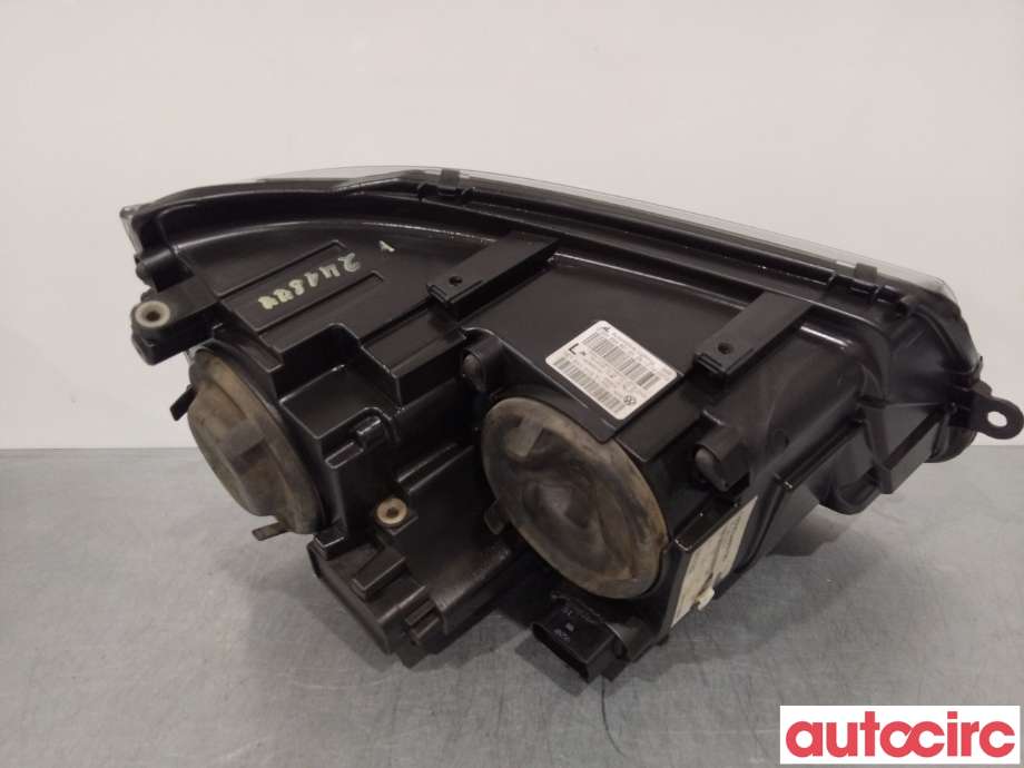 Frontlykt venstre halogen til VW Transporter / Caravelle 2009-2015 (Fase 2) (T5) (T5) (VOLKSWAGEN|7E1941015T)