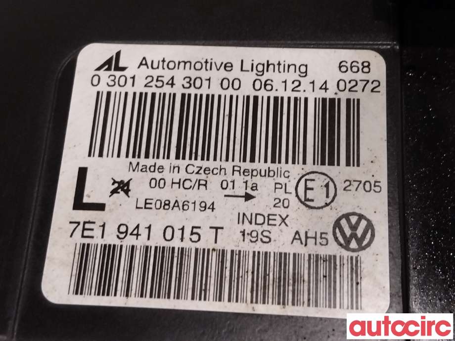 Frontlykt venstre halogen til VW Transporter / Caravelle 2009-2015 (Fase 2) (T5) (T5) (VOLKSWAGEN|7E1941015T)