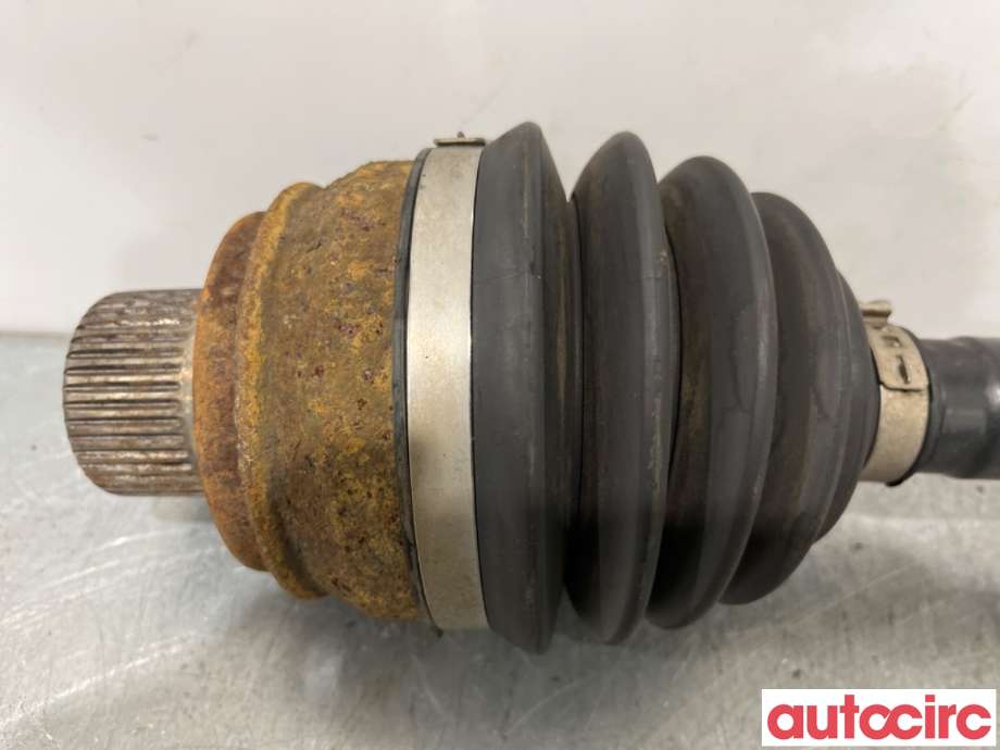 Drivaksel høyre foran til Audi A4 2007-2014 (Type IV) (B8) (B8) (AUDI|8K0407451LX|Y1AJ|8K0407271AJ)
