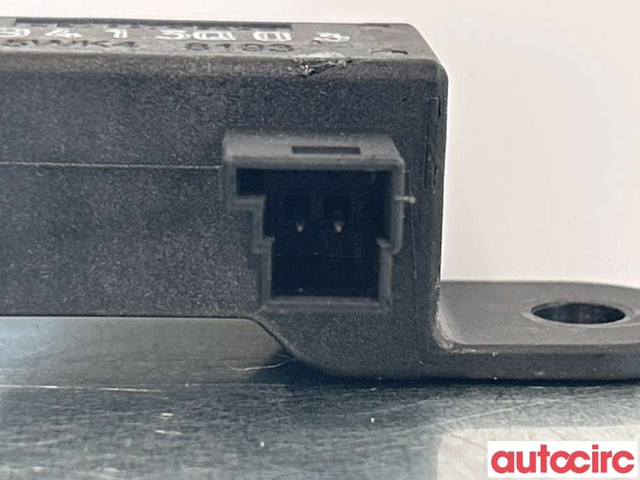 Antenne forsterker til Mercedes GLK 2008-2015 (X204) (X204) (MERCEDES|A1648201575)