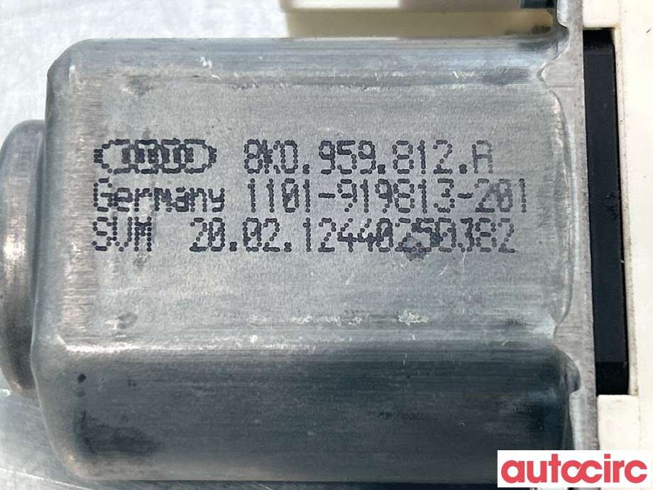 Ruteheis høyre foran til Škoda Yeti 2009-2013 (Fase 1)  (SKODA|8K0959812A|)
