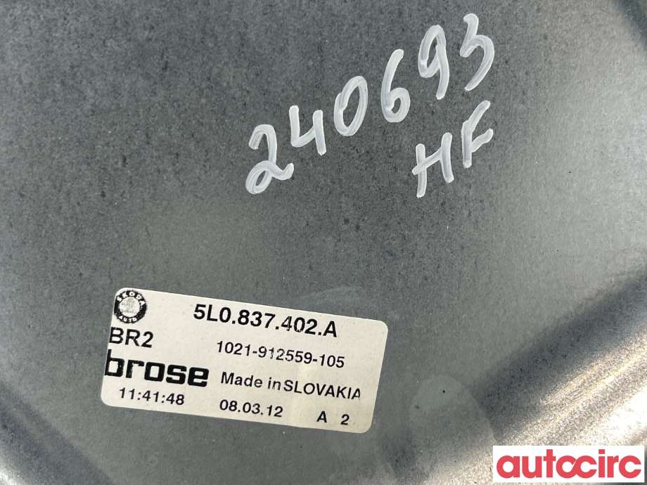 Ruteheis høyre foran til Škoda Yeti 2009-2013 (Fase 1)  (SKODA|5L0837462|5L0837402A)