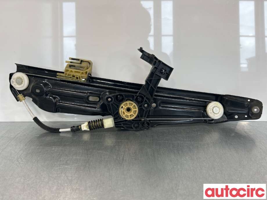 Ruteheis til BMW 5-Serie 2010-2017 (F10/F11) (F10/F11) (BMW|51357182613|)