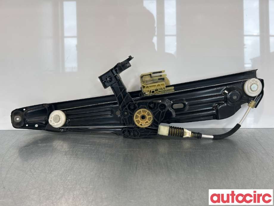 Ruteheis til BMW 5-Serie 2010-2017 (F10/F11) (F10/F11) (BMW|51357182614|)