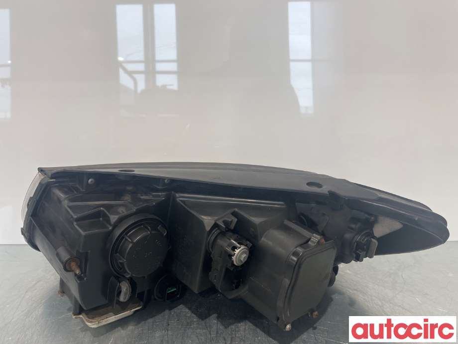 Frontlykt høyre halogen til Hyundai Santa Fe 2010-2012 (Type II, Fase 2) (HYUNDAI|921022B120)