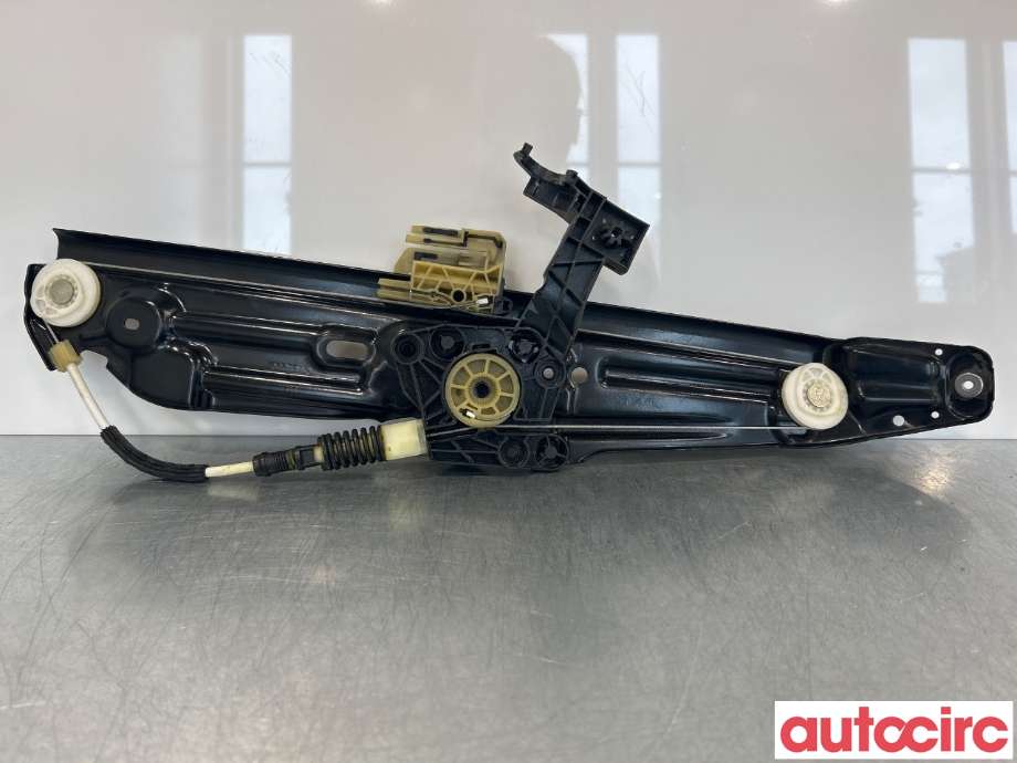 Ruteheis til BMW 5-Serie 2010-2017 (F10/F11) (F10/F11) (BMW|51357182613|)