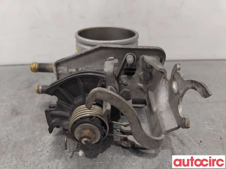 Spjeldhus til BMW 5-Serie 1996-2003 (E39) (E39) (BMW|13541433385|)