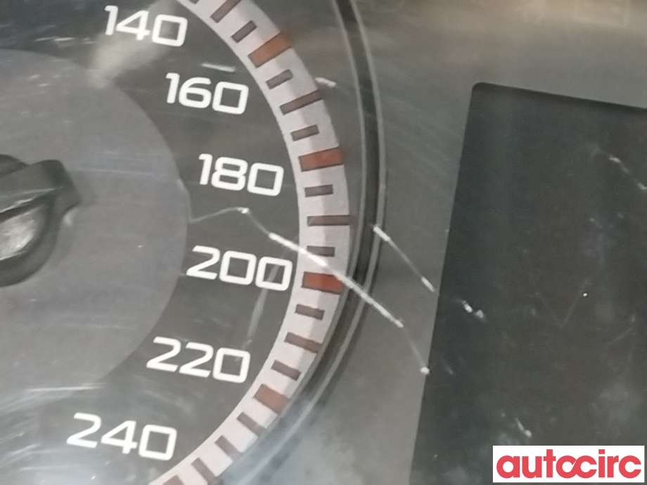 Instrumentpanel til Mitsubishi Outlander 2007-2010 (Type II, Fase 1)  (MITSUBISHI|8100A115)