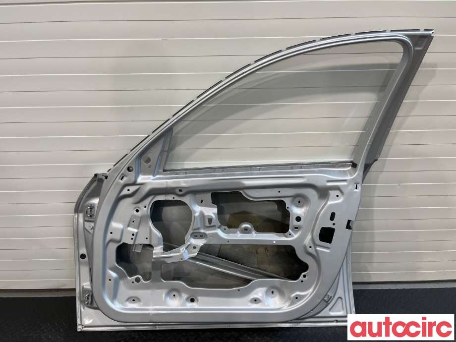Dør høyre foran til BMW 3-Serie 2005-2011 (E90/E91/E92/E93) (E90/E91/E92/E93) (BMW|41515A2A386)