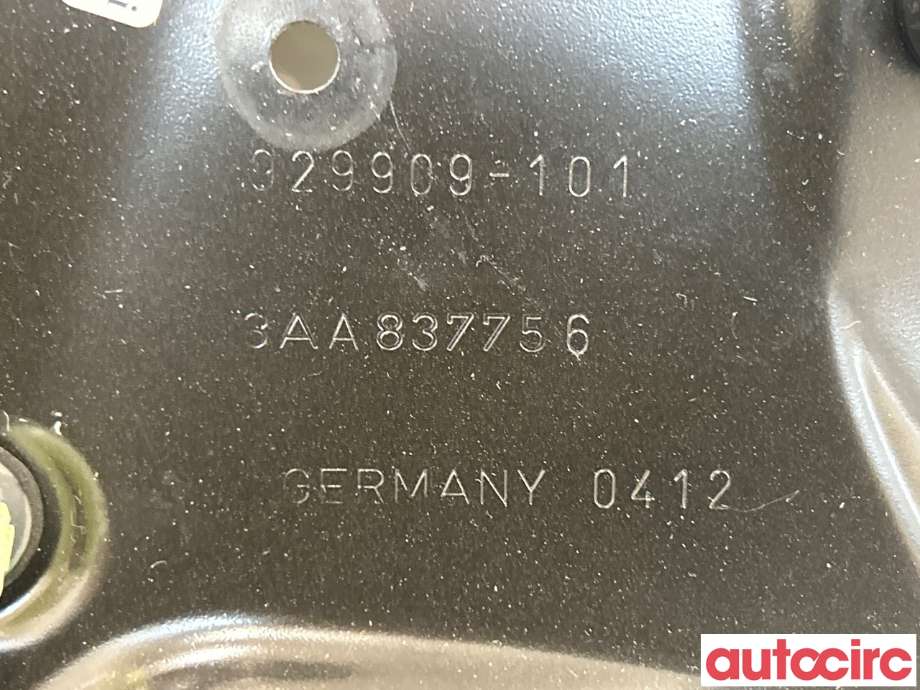 Ruteheis høyre foran til VW Passat 2011-2015 (B7) (B7) (VOLKSWAGEN|3AA837462B||3AA837756)