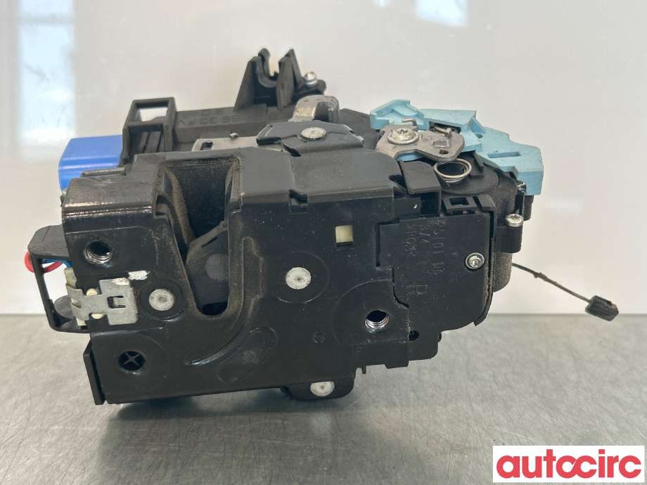 Låsekasse høyre foran til VW Caddy 2010-2015 (Type III, Fase 2)  (VOLKSWAGEN|3D1837016AC||3D1837016AQ)