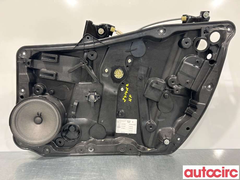 Ruteheis høyre foran til Mercedes CLA, 2013-2019 (C117) (C117) (MERCEDES|A1177209900)