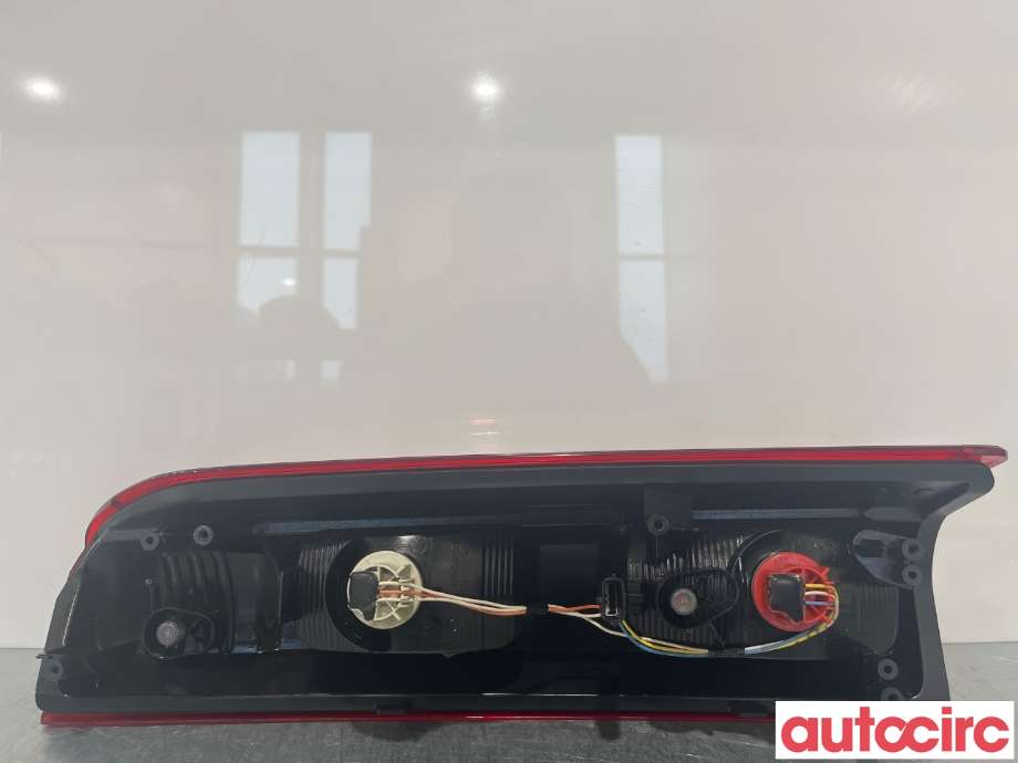 Baklykt venstre til Opel Vivaro B 2014-2019  (OPEL|93867974)