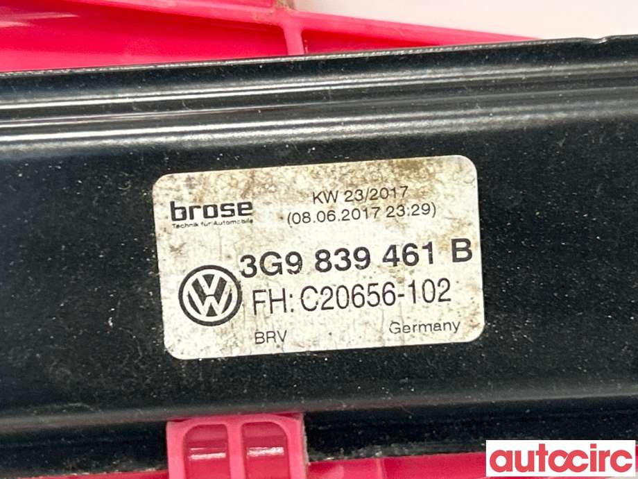 Ruteheis til VW Passat 2015-2019 (Fase 1) (B8) (B8) (VOLKSWAGEN|3G9839461B|)