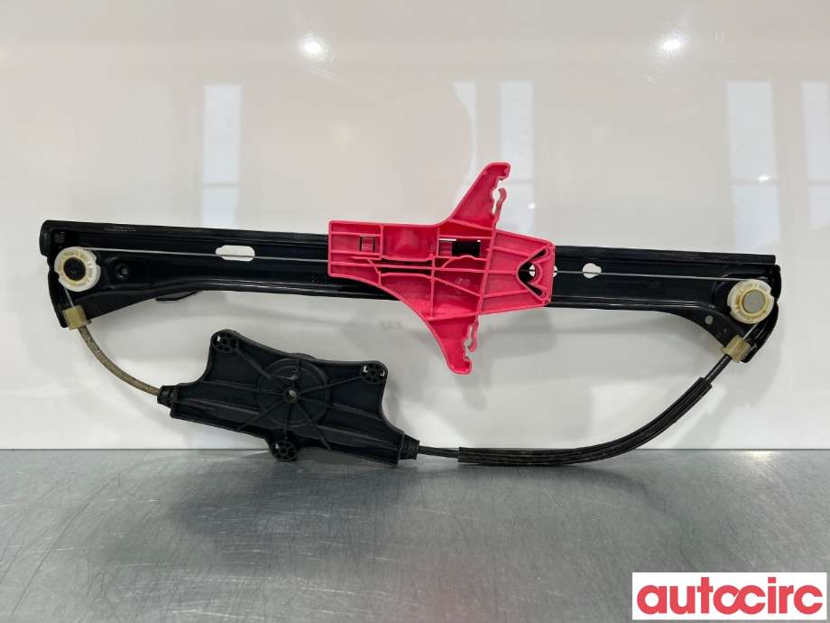 Ruteheis til VW Passat 2015-2019 (Fase 1) (B8) (B8) (VOLKSWAGEN|3G9839461B|)